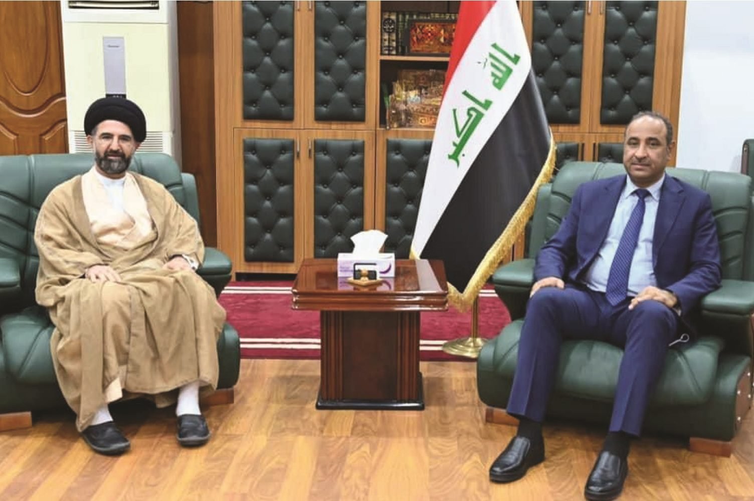 لقاء وزير الثقافة العراقي الدكتور حسن ناظم في مكتبه